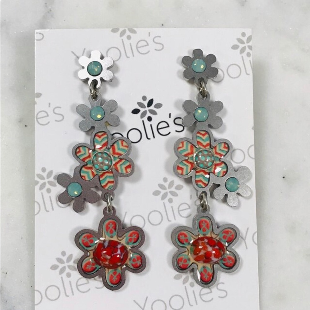 Beautiful Artisan Designer Flower Earrings,NWT - Picture 2 of 5